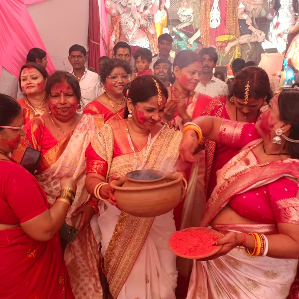 जहानाबाद में महिलाओं ने खेला सिंदूर:विजयादशमी पर मां दुर्गा से मांगा अखंड सौभाग्य का आशीर्वाद