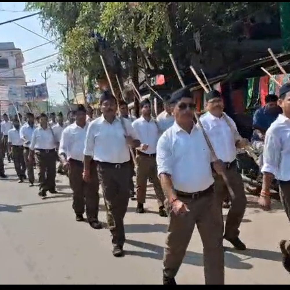 जहानाबाद में राष्ट्रीय स्वयंसेवक संघ ने निकाला जुलूस:विजयदशमी पर स्थापना दिवस मनाया, राष्ट्रभक्ति का संदेश दिया
