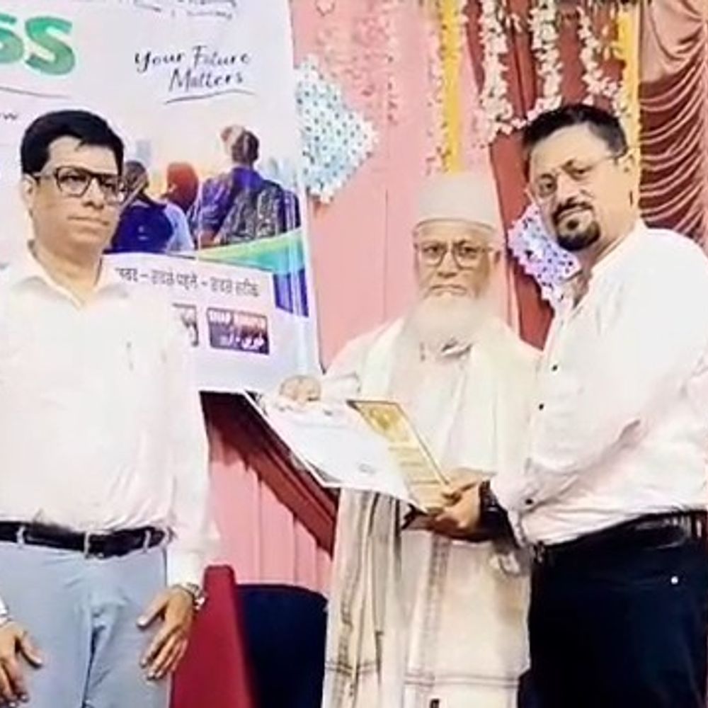 रामपुर में समाजसेवी इरफान हुए सम्मानित:मिदाद फाउंडेशन ने किया अभिनंदन, समाजसेवा के उल्लेखनीय कार्यों की सराहना