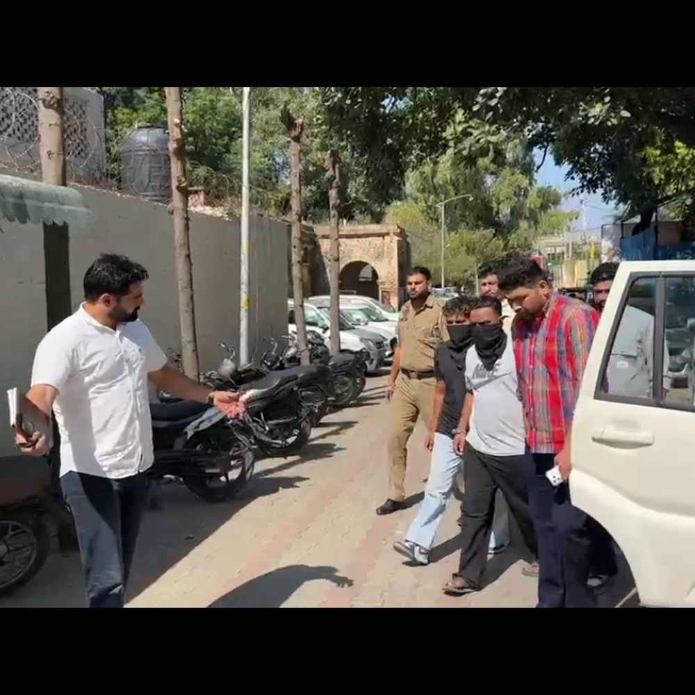 जीरकपुर में पूर्व पार्षद के घर फायरिंग- 3 शूटर गिरफ्तार:लॉरेंस बिश्नोई गैंग से जुड़े तार, पुलिस ने विदेशी पिस्टल व स्विफ्ट कार किए बरामद
