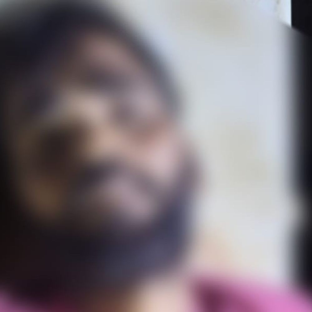 रेलवे स्टेशन पर पैसेंजर ट्रेन में मिला युवक का शव:अलीगढ़ का रहने वाला था मृतक, दोस्त भी साथ था, जीआरपी कर रही जांच