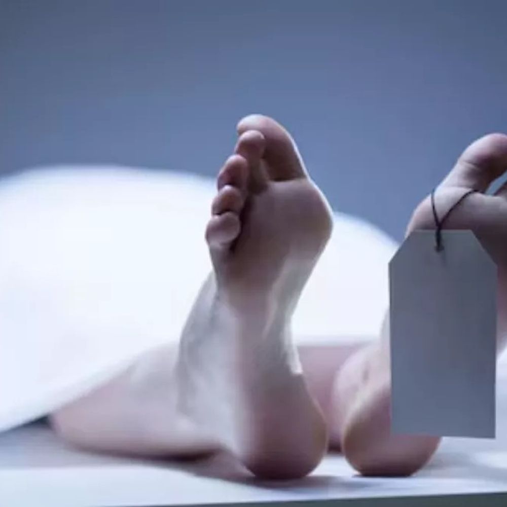 ट्रक की टक्कर से बाइक सवार युवक की मौत:उसका साथी घायल, पुलिस ने शव को पोस्टमॉर्टम के लिए भेजा