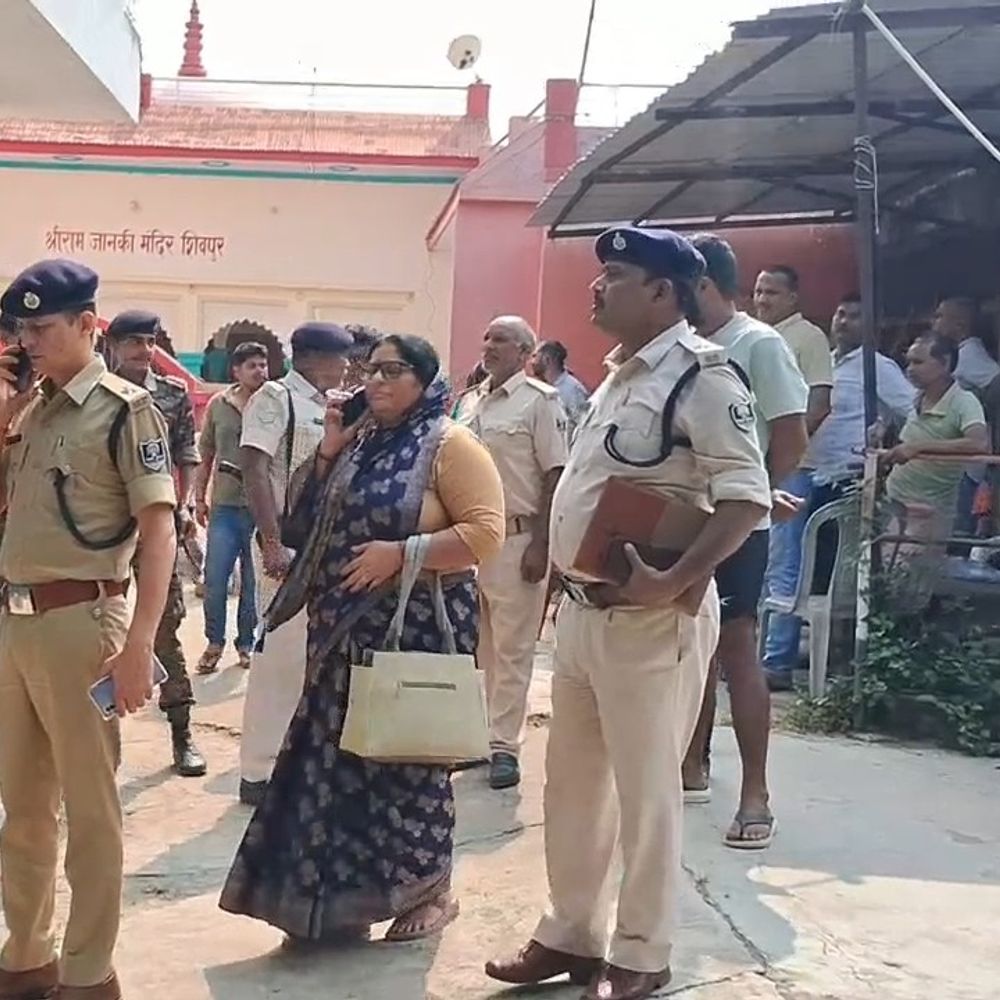 कैमूर में टीचर के घर से चोरी:1 करोड़ से अधिक के जेवर-नकदी ले गए, परिवार के साथ बनारस गई थीं