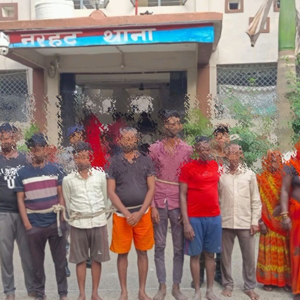 नवादा में पुलिस टीम पर पथराव:ई-रिक्शा-साइकिल की टक्कर के बाद बवाल; 3 पुलिसकर्मी घायल, 11 गिरफ्तार