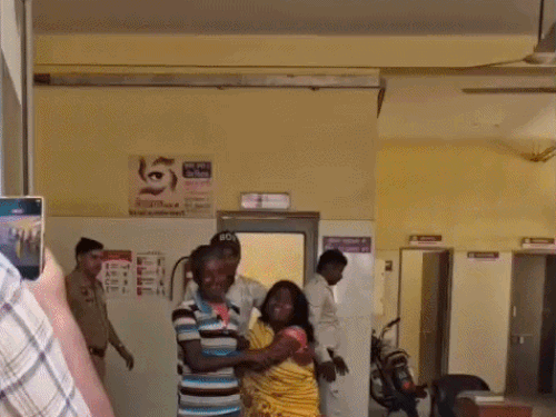 करनाल में ट्रैक्टर से उतरते समय युवक का बिगड़ा संतुलन:ट्रॉली के नीचे आने से मौत, बीजना से स्टौंडी जाते समय ली थी लिफ्ट, ब्रेक लगने से पहले लगा दी छलांग