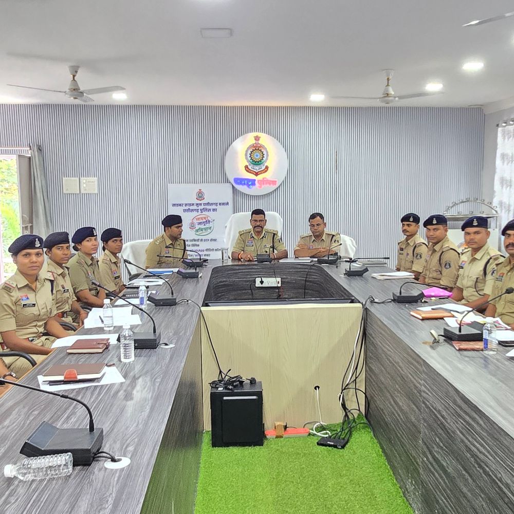 जशपुर में 13 ट्रेनी SI को थाना-चौकियों की कमान:13 अधिकारियों के भी तबादले; SSP डॉ. लाल उमेद सिंह ने जारी किए आदेश
