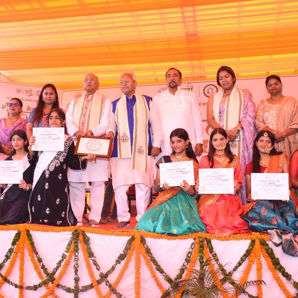 मेरठ में स्वदेशी उत्पादों की 10 दिवसीय प्रदर्शनी शुरू:राज्यसभा सदस्य ने किया उद्घाटन, ग्रामीण उद्यमियों को मिलेगा बाजार