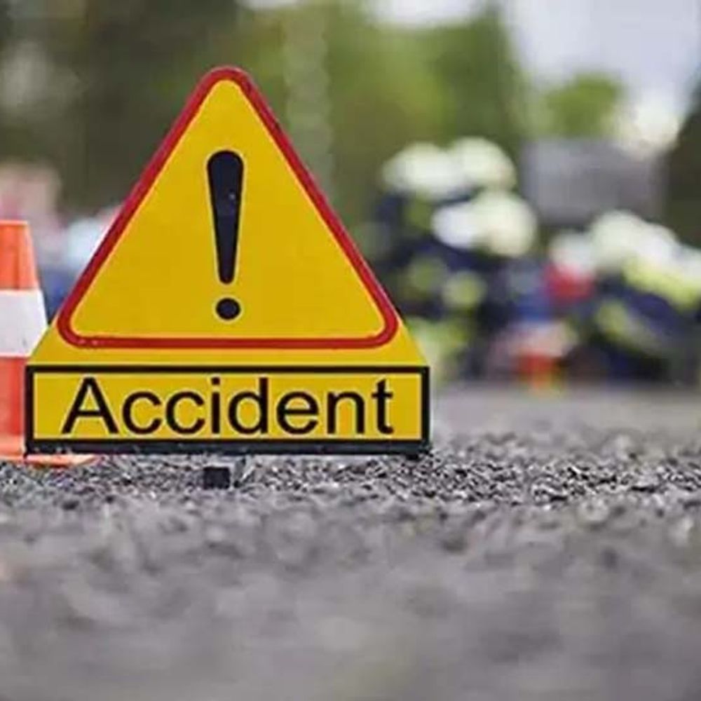 रायगढ़ में सड़क हादसो में 2 की मौत 2 घायल:मेला देखकर घर लौटते समय स्कूटी को बाइक सवार ने ठोका, दूसरे केस में तेज रफ्तार बाइक पेड़ से टकराने से कई जान