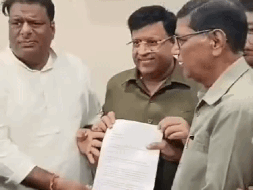 डंपिंग यार्ड के विरोध में मंत्री विपुल से मिले ग्रामीण:भांखरी के लोगों ने पर्यावरण को खतरा बताया, सरकार के सामने रखने का आश्वासन मिला