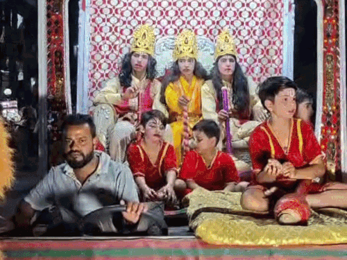 सीकर में 45 फीट का रावण जलाया,भगवान की शोभायात्रा निकाली:15 दिन में 40 बांस और 50 बोरों से तैयार किया था, रामलीला में आज श्रीराम का राज्याभि‌षेक