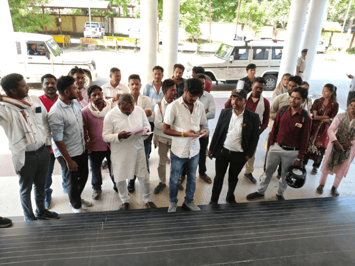 ‘जय जोहार’ पर अभद्र टिप्पणी से कोरकू समाज नाराज:बैतूल में भोपाल के पुलिसकर्मियों का विरोध; रैली निकालकर जांच और कानूनी कार्रवाई की मांग