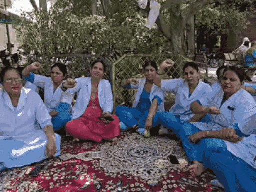 हरियाणा में ऑनलाइन ट्रांसफर का विरोध:नर्सिंग स्टाफ आज से 3 दिन 2 घंटे की हड़ताल पर, बोलीं- महिला कर्मचारियों की सुरक्षा की गारंटी कौन लेगा