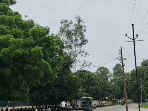 देश का सबसे प्रदूषित शहर बना मेरठ:300 पार पहुंचा AQI दिन का तापमान 30 डिग्री से ऊपर बरकरार, रात में ठंड