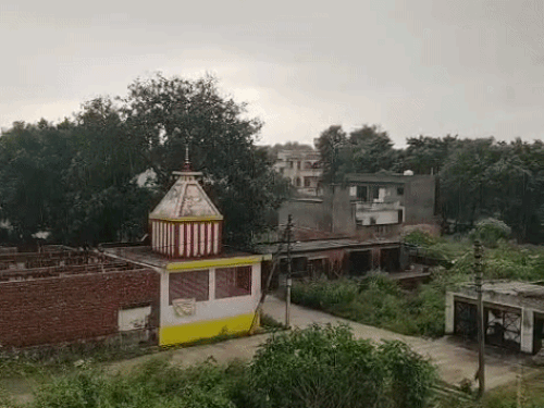 मेरठ में आज भी बारिश के आसार:देर रात की बरसात के बाद सुबह से आसमान में छाए बादलों के साथ चली ठंडी हवा