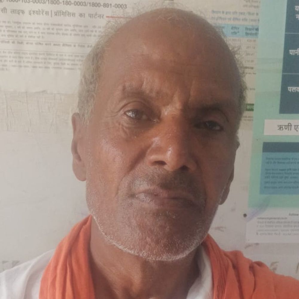 अज्ञात वाहन की टक्कर से वृद्ध की मौत:यमुना एक्सप्रेस-वे के माइलस्टोन 101 के पास सड़क पर मिला शव