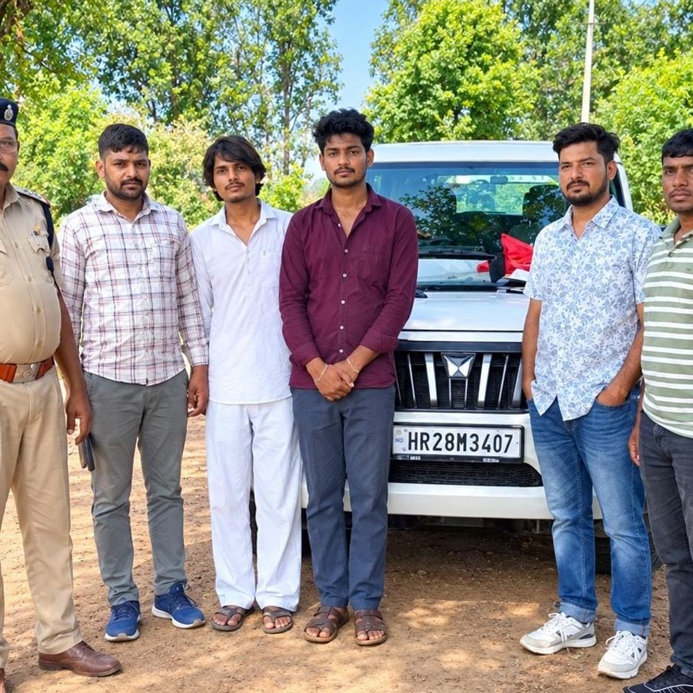 नूंह में स्मैक समेत दो युवक गिरफ्तार:बोलेरो में सवार होकर बेचने जा रहे, पुलिस को देखकर भागने की कोशिश