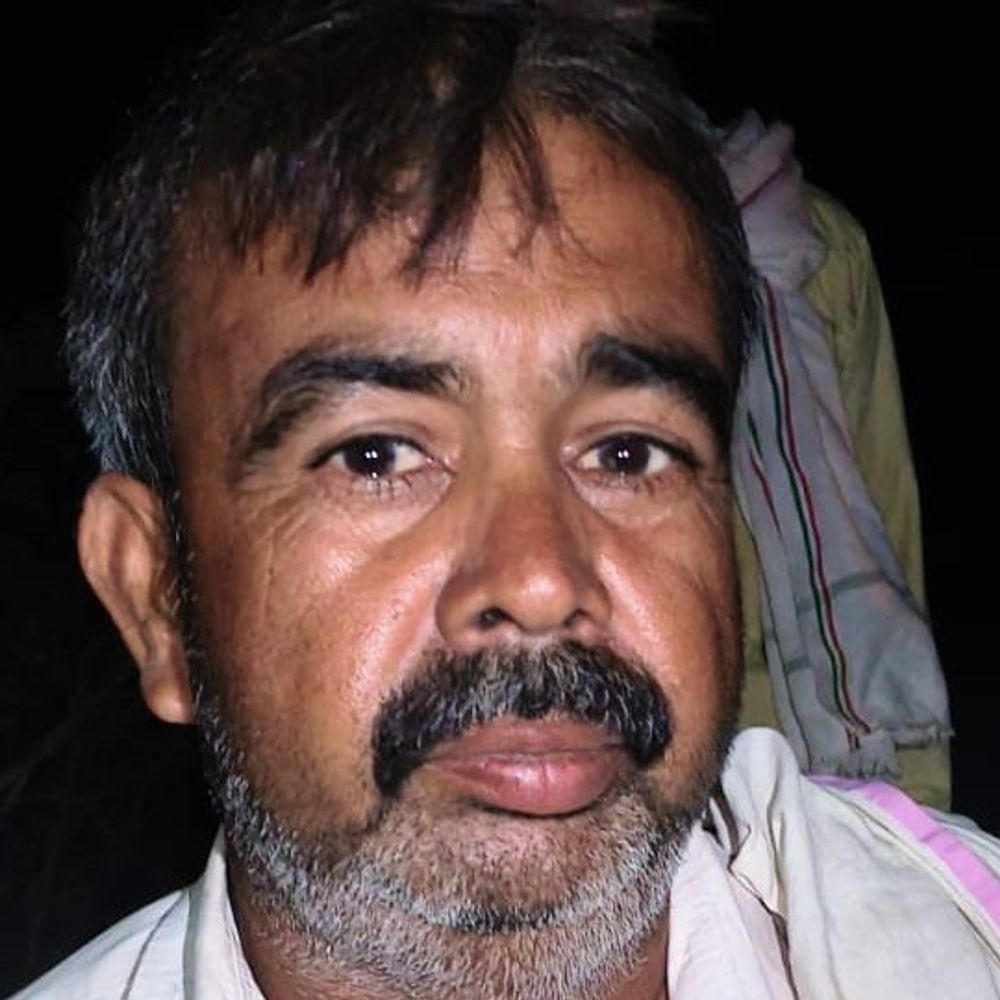 अलीगढ़ में गल्ला व्यापारी से 14 लाख की लूट:5 नकाबपोश बदमाशों ने घेरा; बेटे ने 2km पीछा किया, कंकड़ पर फिसलकर गिरा