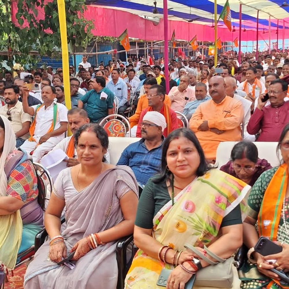 मोदी के 25 साल के सार्वजनिक जीवन पर ‘संकल्प सभा’:अररिया-मशाल लेकर निकली सेवा ज्योति यात्रा,हजारों कार्यकर्ताओं ने लिया हिस्सा