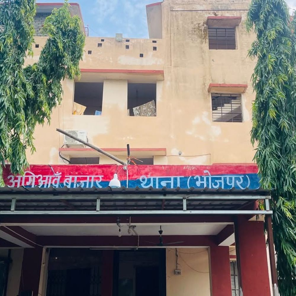 अगिआंव बाजार में शराब पीने के आरोप में 2 गिरफ्तार:पुलिस ने गश्त के दौरान पकड़ा, 2 अलग-अलग मामले दर्ज