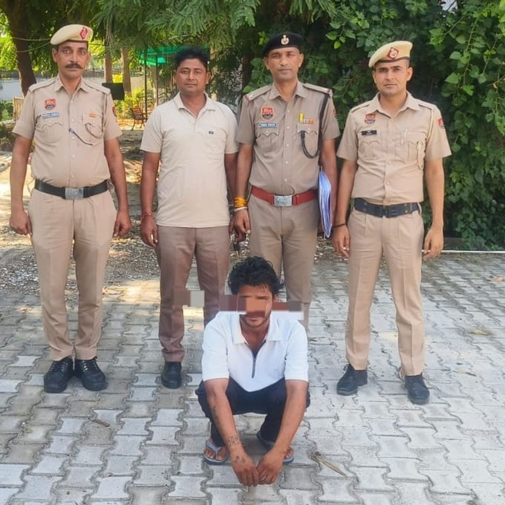 नीलोखेड़ी शेल्टर-हाउस में युवक से मारपीट का आरोपी काबू:वारदात में इस्तेमाल तेजधार हथियार बरामद, साथी पहले पकड़ा जा चुका