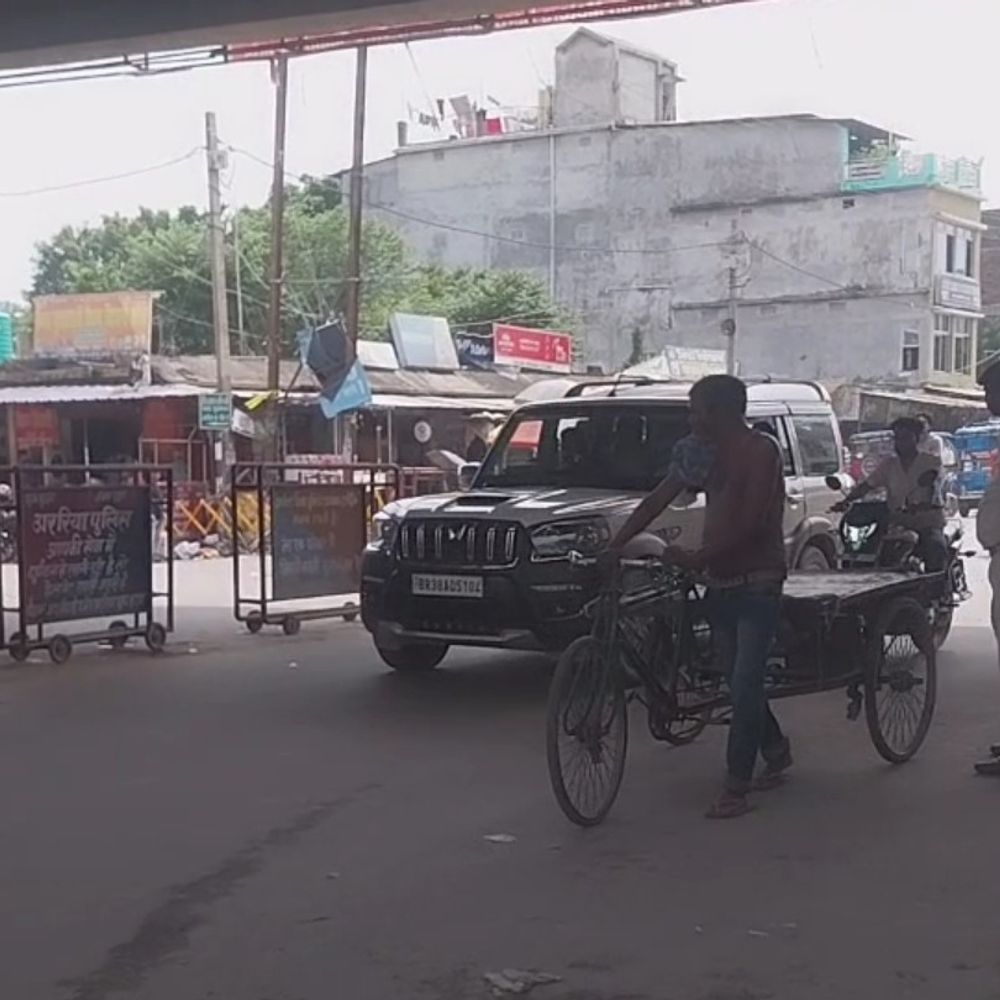 दुर्गा पूजा पर अररिया में ट्रैफिक प्लान लागू:21 अक्टूबर तक कई रास्तों पर बदलेगा गाड़ियों का रूट