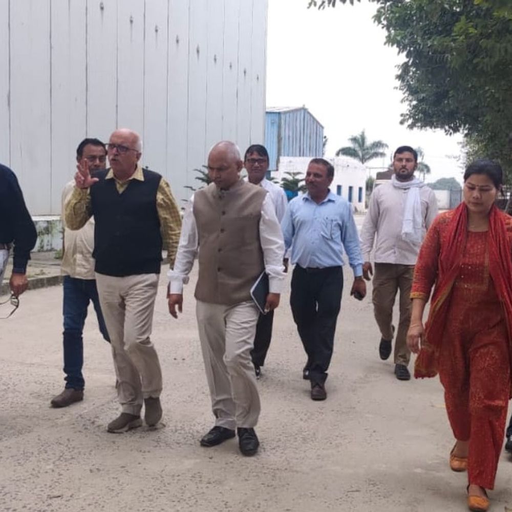 कानपुर में आईसीएआर निदेशक ने देखी गाजर यूनिट:प्रगतिशील किसानों संग परखी भंडारण व्यवस्था, कर्नल सुभाष देशवाल मॉडल की सराहना
