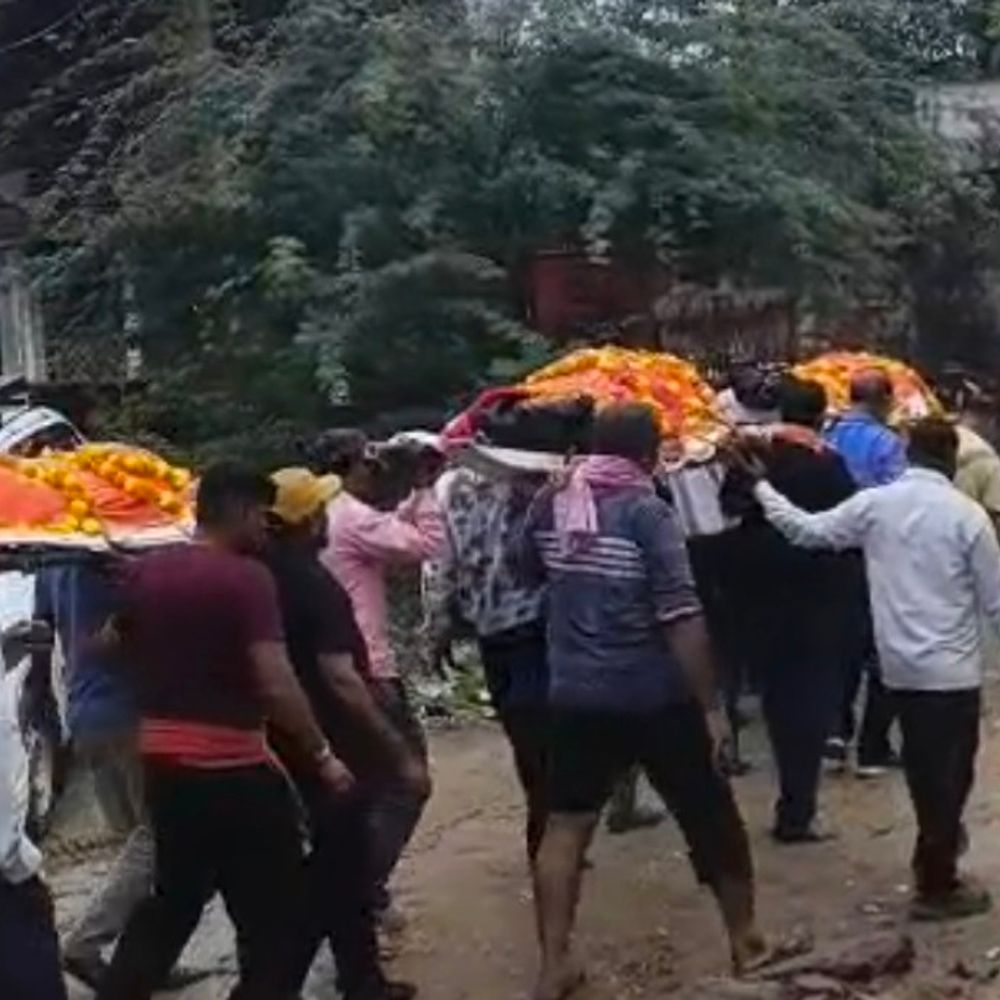 बांका-गांव में एक साथ उठीं 3 अर्थियां:दिल्ली-मुंबई एक्सप्रेसवे पर हुआ था हादसा, 1 ही परिवार के 3 लोगों की गई जान