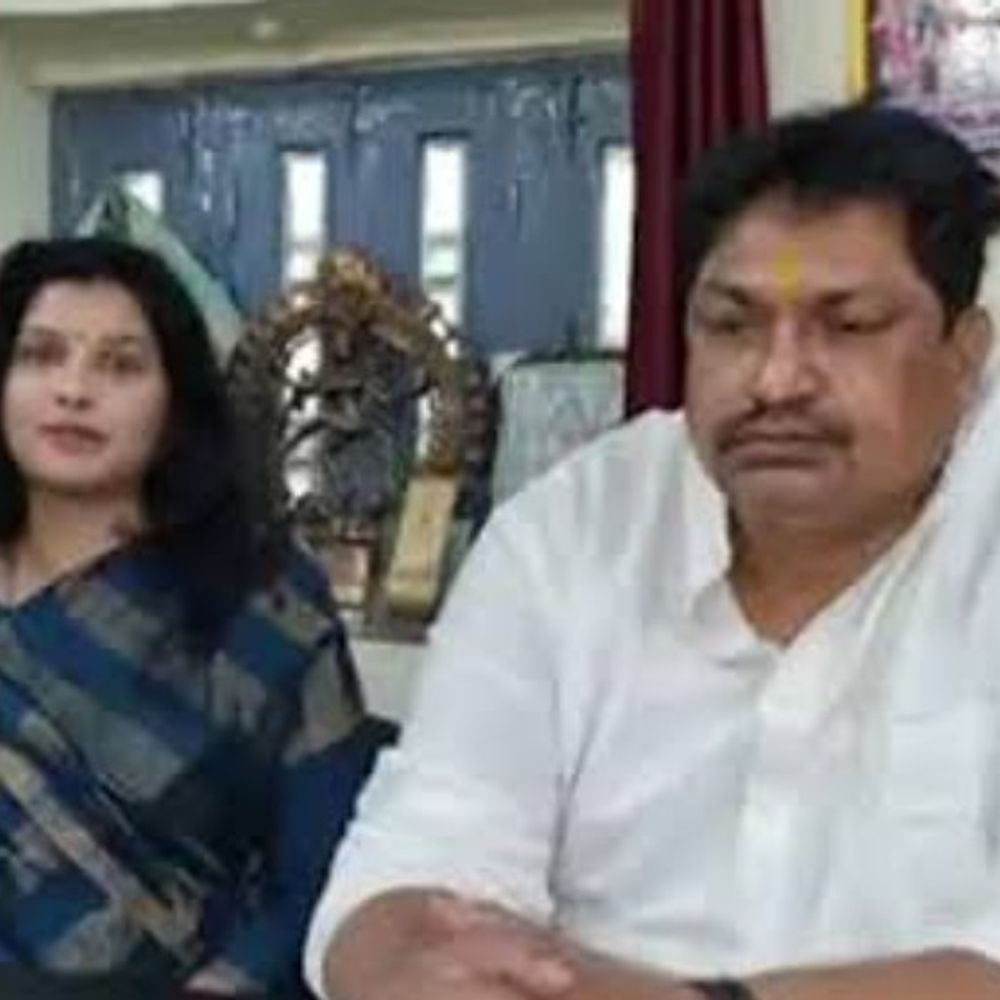 बुलंदशहर में पूर्व विधायक के गुर्गों ने धमकाया:कांग्रेस नेत्री अर्चना पांडा ने सोशल मीडिया पर वीडियो साझा कर लगाए बदसलूकी के आरोप