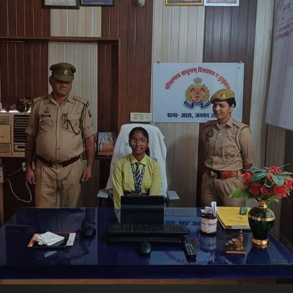 छात्रा साक्षी बनीं एक दिन की थाना प्रभारी:मिशन शक्ति के तहत आटा थाने की कमान संभाली, पीड़िता की शिकायत सुन पुलिस को दिए निर्देश