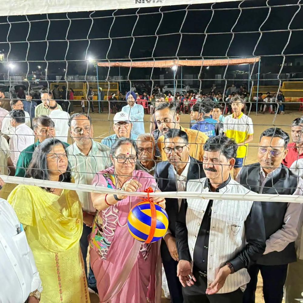 बालाघाट में जिला स्तरीय वॉलीबॉल चैंपियनशिप शुरू:पहले दिन पुलिस एकेडमी समेत 4 टीमों ने जीते मैच; शनिवार को महिला टीमों के मुकाबले