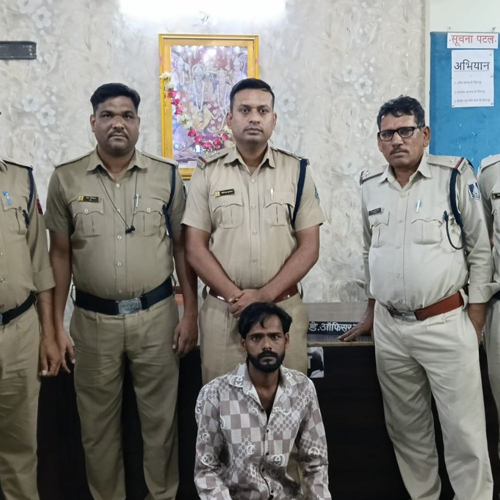 छतरपुर में दंपती पर फायरिंग मामले में एक आरोपी गिरफ्तार:दूसरा आरोपी अभी भी फरार, दोनों पर हत्या का प्रयास-आर्म्स एक्ट की धाराओं में FIR