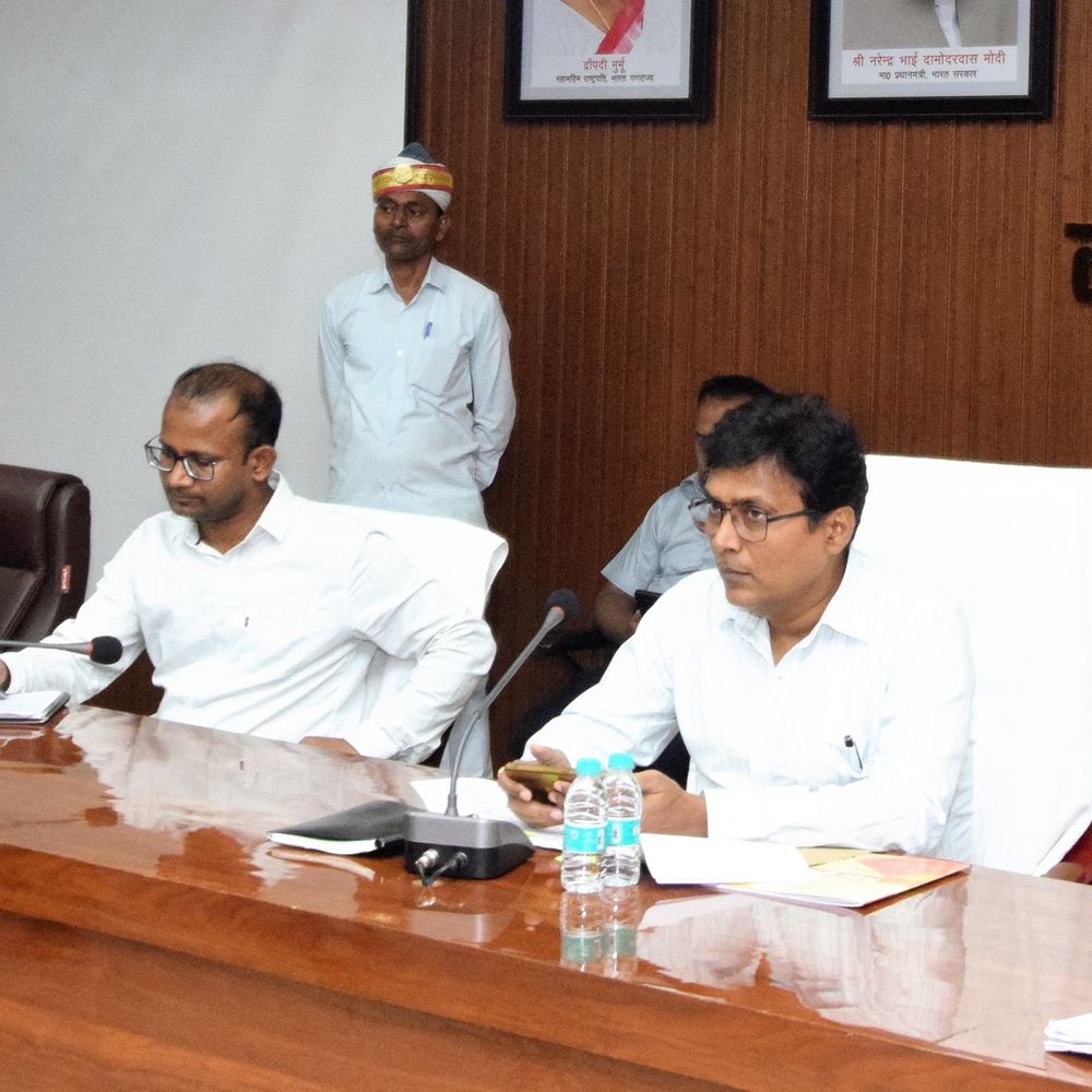 लखीमपुर में 25 केंद्रों पर 60,480 अभ्यर्थी देंगे परीक्षा:25 और 30 अक्टूबर, 1 नवंबर को दो पालियों में होगा एग्जाम, रेलवे-बस स्टेशन पर बनेंगे हेल्प डेस्क