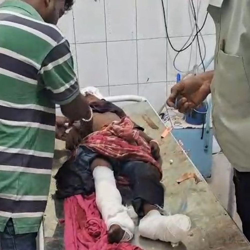 बांकुड़ा-धनबाद ट्रेन से गिरकर 10 वर्षीय बच्चे की मौत:ग्रामीणों ने ट्रैक पर पड़ा देखा, अस्पताल ले जाने पर डॉक्टरों ने मृत बताया; पहचान नहीं