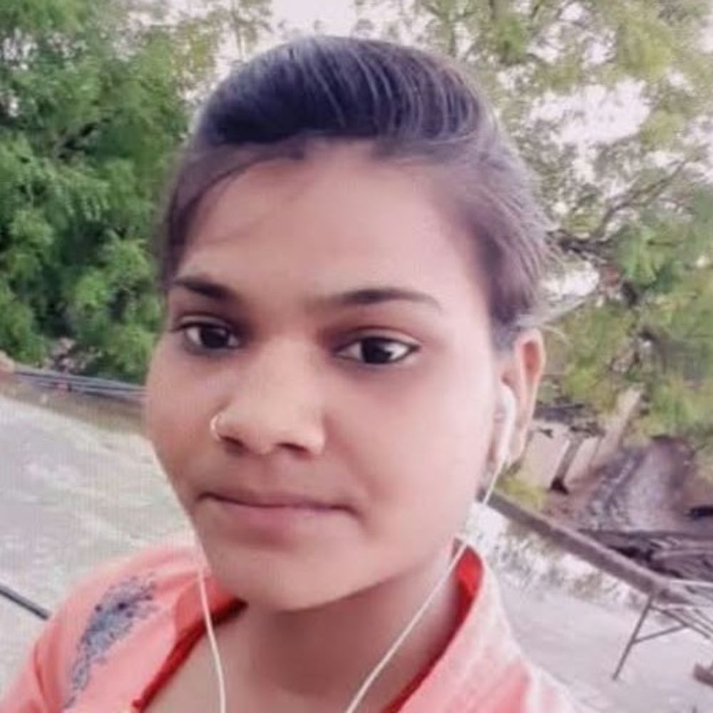 ससुराल में फंदे पर लटकी मिली युवती, मौत:इलाज के दौरान तोड़ा दम; पोस्टमार्टम कर शव परिजनों को सौंपा, जांच जारी