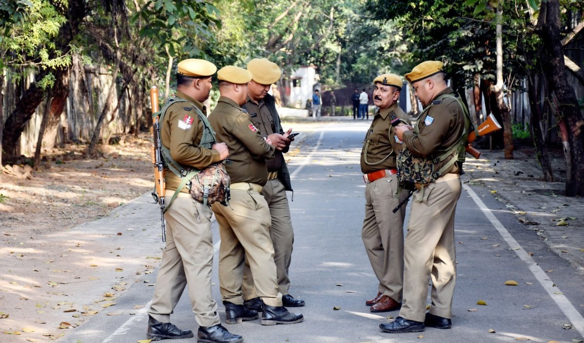 दिल्ली में 9 और 10 अक्टूबर को बंद रहेंगी शराब की दुकानें: कानून-व्यवस्था बनाए रखने के लिए आबकारी विभाग का फैसला, 20 हजार जवान तैनात