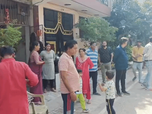 प्रेमी के साथ पति का कत्ल करना चाहती थी प्रिया:गाजियाबाद में पत्नी ने सीनियर एकाउंटेंट पर कराए चाकू से वार, दोनों पर FIR