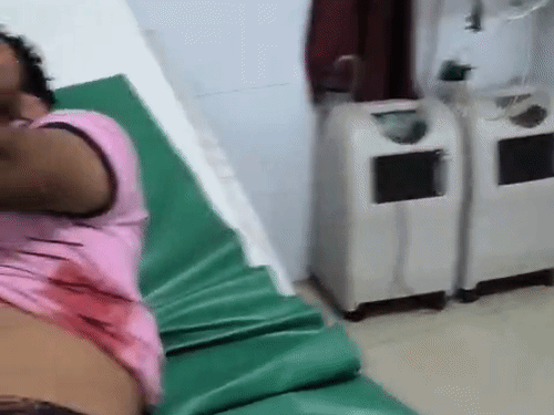 प्रयागराज में देर रात युवक को मारी गोली:मोहल्ले के ही 2 युवकों ने की फायरिंग, इलाज में देरी पर हंगामा