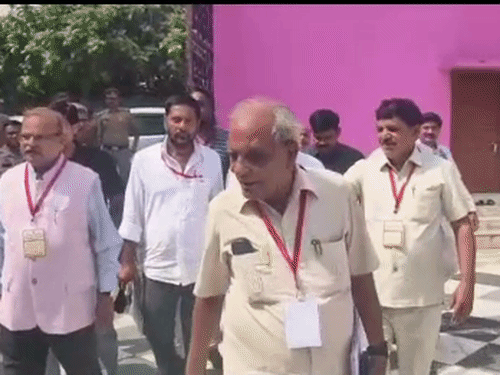 अयोध्या में बोले लघु उद्योग मंत्री:बोले– राम मंदिर बनने से विपक्ष को पीड़ा,सरकार का रिपोर्ट कार्ड लेकर जनता के बीच जाएंगे भाजपा कार्यकर्ता