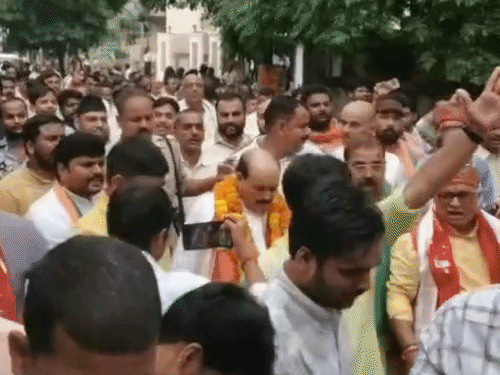 बैलेट पेपर में ध्रुव पहले, संजयन दूसरे नंबर पर रहेंगे:अजय सिंह का क्रमांक 3 होगा; हिन्दी वर्णमाला से निर्धारित हुआ क्रमांक