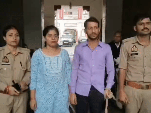 ठगी करने के वाले 10 हजार के इनामी भाई-बहन अरेस्ट:PM आवास योजना के जरिए मकान दिलाने के नाम पर करते थे फ्रॉड