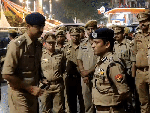 त्योहारों को लेकर पुलिस कमिश्नर ने किया पैदल मार्च:बाजारों में सुरक्षा बढ़ाने के निर्देश, सिविल लाइंस समेत कई इलाकों में पुलिस ने की गश्त