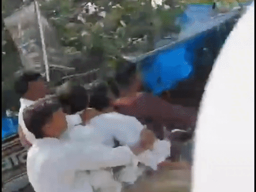 एक बाइक से 6 छात्रों का स्टंट करने का VIDEO:हापुड़ ट्रैफिक पुलिस ने शुरू की जांच, इंस्पेक्टर बोले- पहचान कर कार्रवाई जाएगी