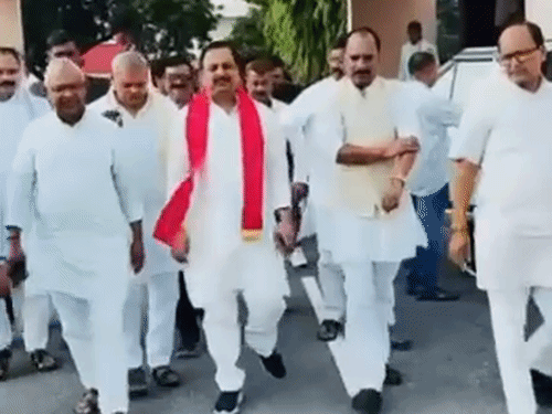 चर्चा में आ गई भाजपा प्रदेश उपाध्यक्ष की पोस्ट:’कान का कच्चा’ न होने की नसीहत दी थी; कुछ घंटों में डिलीट हो गई