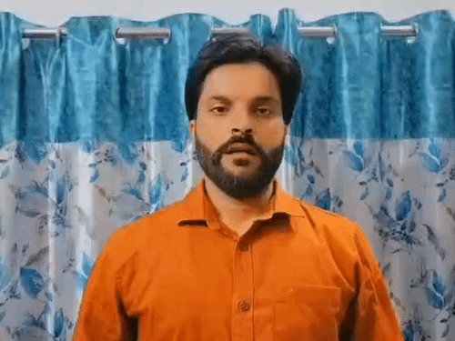 नागरिकता स्पष्ट करें, फिर SIR पर सवाल उठाएं राहुल:डॉ रजनीश सिंह ने सुप्रीम कोर्ट में नई एप्लीकेशन दाखिल की, कानूनी स्थिति स्पष्ट करने की मांग