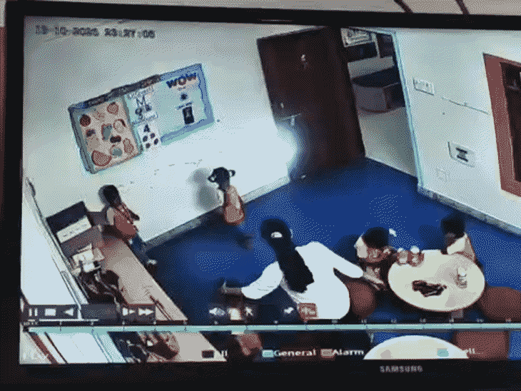 शिक्षिका ने बच्चे का सिर नोचकर थप्पड़ मारा:गोरखपुर में पिता बोले- बच्चे को टार्चर करती हैं मैम, CCTV फुटेज मांगा तो दी धमकी