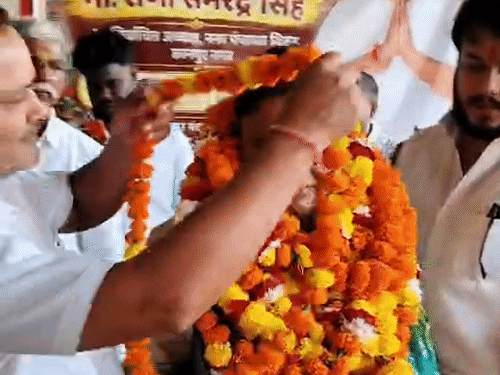 कानपुर में बिठूर नगर पंचायत अध्यक्ष का शपथ ग्रहण:राणा समरेंद्र सिंह बोले- बचे कार्यकाल में तालाब और पार्कों के काम पूरे करने हैं