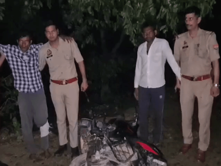 बरेली में पुलिस मुठभेड़, गैंगस्टर के पैर में लगी गोली:आरोपी बोला मैने पुलिस पर गोली चलाई, दूसरा आरोपी भी गिरफ्तार, दो तमंचे और बाइक बरामद