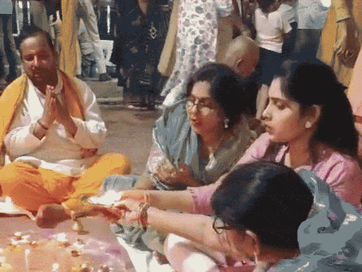 गयाजी- पितृ दिवाली पर हजारों दीप से जगमगाया फल्गु तट:देवघाट में 21 पीढ़ियों के पितरों का हुआ पिंडदान, देश के अलग-अलग राज्यों से पहुंचे लोग