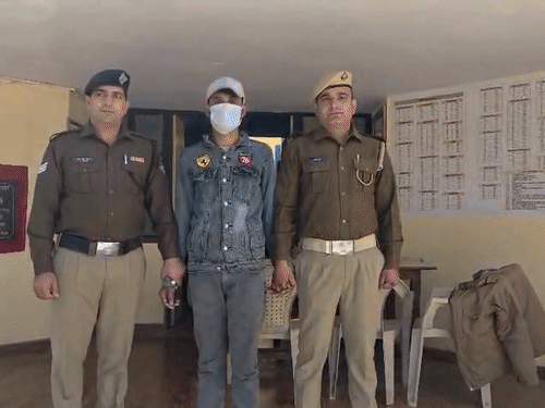 मुस्लिम युवक ने मां के सामने बच्ची को छेड़ा:उत्तराखंड में दुकान से सामान लेने गई थी; वारदात के बिहार भागने की कोशिश की