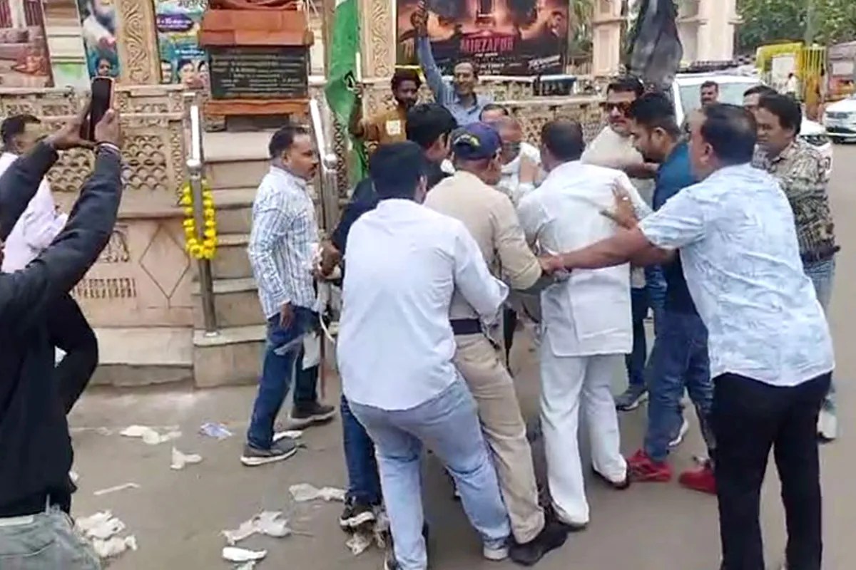 एमपी में हरदीप सिंह पुरी की उम्मीदवारी पर कांग्रेस का विरोध तेज, भोपाल-बैतूल में प्रदर्शनकारी गिरफ्तार
